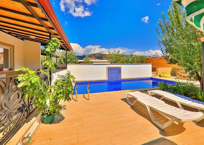 Comfortable With Pool Каш