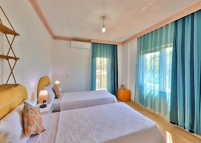 Comfortable With Pool Каш