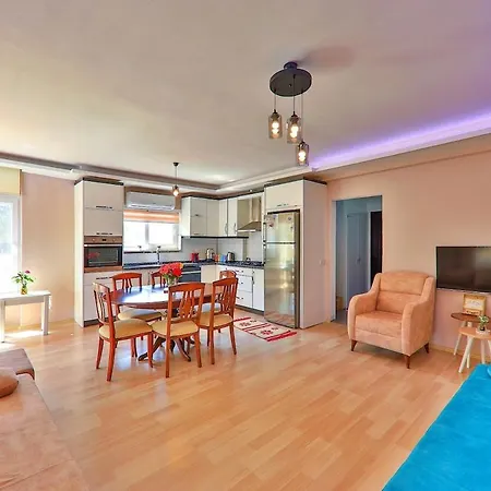 Villa Comfortable With Pool